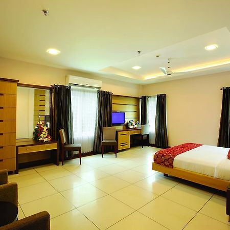 Hotel Aswathy Kodungallur Exterior photo