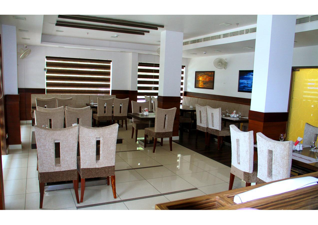 Hotel Aswathy Kodungallur Exterior photo
